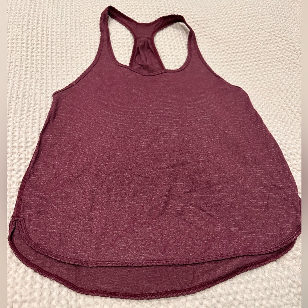 Lululemon scalloped hem tank.  Size small 4-6